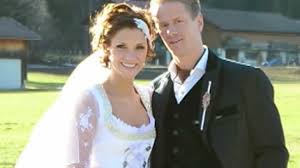 Wir haben hunderte von stilen, wie zum beispiel schulter, spaghetti. Die Hochzeitsfotos Der Stars So Schon Haben Die Promis Ja Gesagt