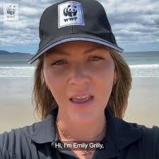 Jackie Lesh's Instagram, Twitter & Facebook