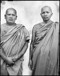 Magazine Sacred Ink Photographs By Cedric Arnlod Tatuirovki Tradicionnye Tatuirovki Induizm