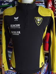 Sehen sie alte fanshirts oder kaufen sie die neueste kits. Vvv Venlo Training Freizeit Fussball Trikots 2010 2011