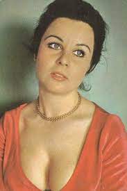 Yeşilçam'ın usta ismi fatma girik, geçirdiği kalça protezi ve beyin ameliyatları sonrası yürümekte zorluk çekmeye başlamıştı. Fatma Girik Panosundaki Pin