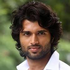 Actor vijay devarakonda family members with father govardhan rao, mother madhavi, brother. Arjun Reddy Hair Style