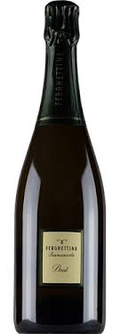 Il terreno della franciacorta è di origine glaciale ed è idoneo alla vitivinicoltura. Ferghettina Franciacorta Brut Xtrawine De