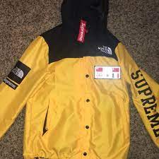 Custom fit for supreme, the expedition coaches jacket features a water proof nylon shell with detachable hood. Supreme The North Face Expedition Coaches Jacket Shop Clothing Shoes Online