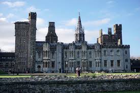 A pequena cidade oferece várias atrações, entre elas o magnífico castelo de. Pais De Gales O Historico Castelo De Cardiff Viajonarios