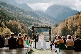 Gleich hinter bayern in tirol liegt diese beliebte berghütte mit uriger hüttenatmosphäre. Die Perfekte Location Fur Ihre Hochzeit In Den Bergen In Bayern