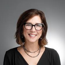 Tracy Battaglia's Instagram, Twitter & Facebook