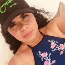 Así me imagino a los que venden re caro el calamardo guapo: