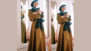 Related posts of desain baju gamis renda modern. 15 Model Baju Gamis Modern Terinspirasi Dari Artis Kepogaul
