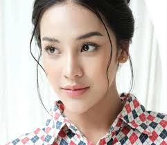 10 Potret Close Up Anya Geraldine yang Flawless Abis