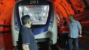 Victims flooded social media with photos and videos of an accident that happened on two trains that were travelling along the kelana jaya line of the rapid. Netgyyfd1oki8m