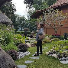 Konsep rawatan holistik ialah merawat badan dengan sendiri untuk menjana sel dan mengembalikan fungsi tubuh dan fungsi organ untuk menjadi kuat serta melibatkan keseimbangan fizikal, mental dan spiritual. Rumah Sungai Bonda Rozita Price 2021