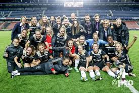 De club richtte op 18 mei 2012 een vrouwentak op. Dijkstra En Akkerman Verlengen Contract Ajax1 Nl