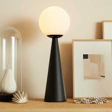Lampe A Poser Bilboquet Noire Le Petit Florilege Nouveautes Selection Poetique Et Delicate D Objets Raffines Luminaire Lampe A Poser Le Petit Florilege