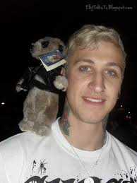 The Ramblings Of A Teenage Journalist: Vernon Beasley Meets The Famous Folk