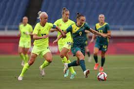 Nice run by kerr to infiltrate the sweden box but seger is a picture of concentration and stops the matildas skipper in her tracks. Mpnkla0ch1xf M
