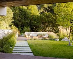 Modern Landscaping By Bernard Trainor Ociates Exterior E Modern Landscaping Modern Landscape Design Modern Garden Design