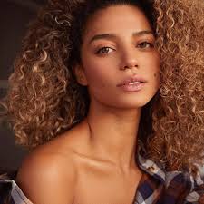 She's also an artist and illustrator. How To Remove Brassiness From Your Hair Without Bleach Or Peroxide Naturallycurly Com