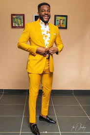 Black And Yellow Suit 15 Best Suit Colors For Black And Brown Men Kolor Magazine Cool Suits Well Dressed Men Black Suit Men