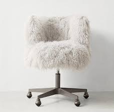 Hlzhou soft faux fur rug white sheepskin chair cover seat pad shaggy area rugs for bedroom sofa living room floor (2 x 3 feet （60 x 90 cm） white) 4.4 out of 5 stars. Off White Shaggy Silver Rollers Desk Chair
