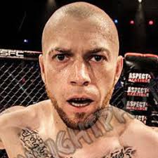 Gary Priestly vs. Gary Rooney, Cage Warriors 194