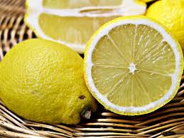 Minum air lemon sebaik sahaja bangun tidur boleh melegakan dan. Manfaat Dan Efek Samping Penggunaan Lemon Untuk Kecantikan