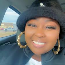 If Monica and Anthony did get married I love this so much for her. If they  didn't, this photo shows that they will eventually because Monica is  radiating pure happiness. 😍🥰🥰🥹