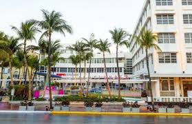 Aprende que hacer en miami beach antes de miami beach sigue siendo una de las ciudades más importantes para las vacaciones de primavera y cada abril miles de estudiantes acuden en masa a. Spring Break Fuera De Control En Miami Beach Declaran Toque De Queda Economia