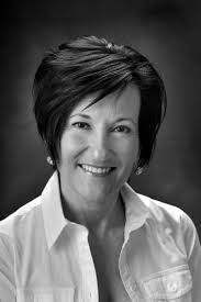 Une poignée de main significative entre Marco Pelletier et Michaël Rancourt  L'ALPHIS se dote d'une salle multisensoriell