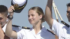 Felipe VI y la princesa Leonor, tan lejos y tan cerca: las escasas horas  que hacen imposible su reencuentro en Uruguay