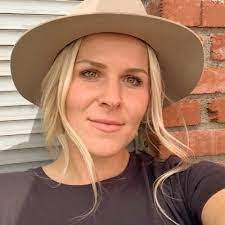 Emily Lillegard's Instagram, Twitter & Facebook