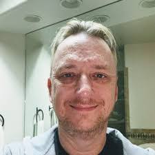 Eric Dillow's Instagram, Twitter & Facebook