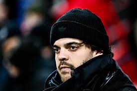 Romain Ntamack bientôt papa : le joueur poursuit sa convalescence et sa  compagne lisa partage son baby bump