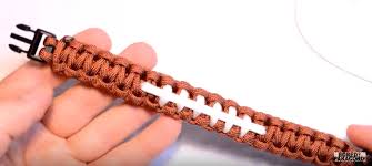 Perhaps you are new to paracord crafting and handle wraps. 74 Diy Paracord Bracelet Tutorials Explore Magazine