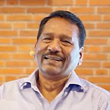 Taler på SommerOase udgiver bog om enorm kirkevækst