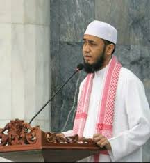 Ayahnya adalah penceramah agama yang mengharapakan anaknya menjadi seperti dirinya. Penikaman Syaikh Ali Jaber Tindakan Biadab Dan Tidak Berperikemanusiaan