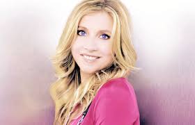 Scrubs: Elliot Reid [ESFJ]