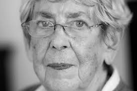 Jacqueline van Maarsen (1929-2025) was de beste vriendin van Anne Frank en  een grote troost voor haar vader Otto: 'Ze was een van de dunne lijntjes  met zijn dochter'