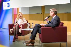 Ich freue mich auf spannende diskussionen. Bundesministerin Dr Margarete Schrambock Bei Cgbe Meets Politics Fhwien Der Wkw
