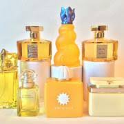 Un lieu de méditation où flânerie et pensée sont sœurs, où chaque pas libère l'imagination. Le Jardin De Monsieur Li Hermes Perfume A Fragrance For Women And Men 2015