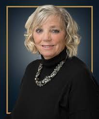 Carol Straw's Instagram, Twitter & Facebook