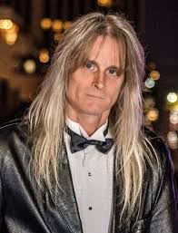 Happy birthday to Dianne van Giersbergen 🎂 🤘🏻 🍀 🎉