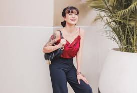 Kebaikan dan kebenaran adalah pengertian yang abstrak. 11 Artis Cewek Yang Memiliki Tato Di Tubuhnya Punya Arti Dan Makna Tersendiri