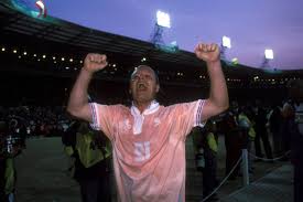 Paul gascoigne (born 27 may 1967) is a british footballer who plays as a central attacking midfielder for british club tottenham hotspur. Nachster Abstieg Fussballstar Paul Gascoigne In Dschungel Show Ligalive