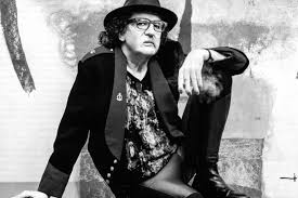 This trailblazing argentinean rocker was a member of two influential latin art rock bands in the '70s, sui generis and la maquina de hacer pajaros. Charly Garcia Vulk Eyewear