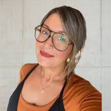 Lorie Bishop's Instagram, Twitter & Facebook