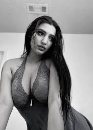 Alison Rainer - Free pics, galleries & more at Babepedia