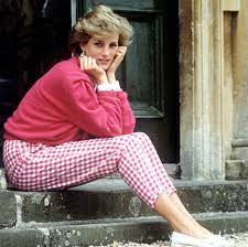 Diana in a blue velvet dress. Princess Diana Best Looks Photos Of Princess Diana Princess Diana Outfits Best Looks
