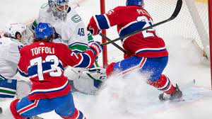 In der saison 1974/75 erreichte vancouver als bestes team der smythe division erstmals die playoffs. Petry Scores 2 As Host Habs Hammer Canucks 6 2 Castlegar News