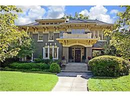 Central Gardens An Old Money Neighborhood Located Across Poplar Avenue From East High School And The Central Benjamin Hooks Memphis Mansion Tour Pretty House